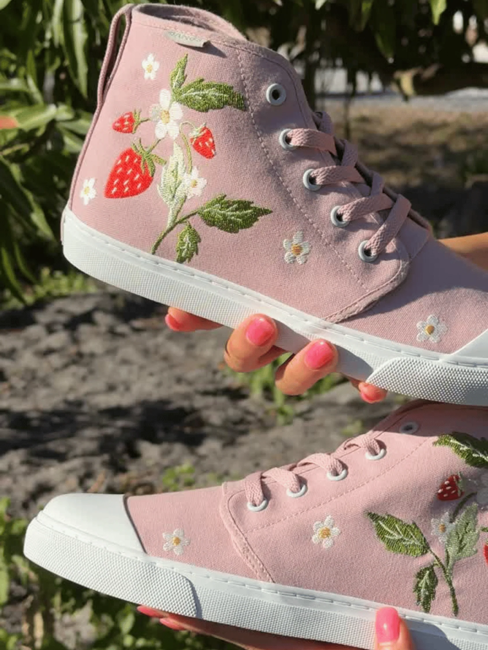 Berry Sweet High Top - Image 4