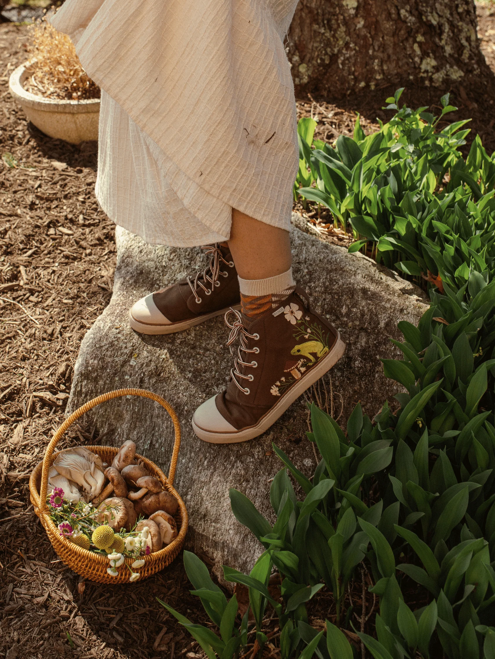 Foraging Frog High Top - Image 9