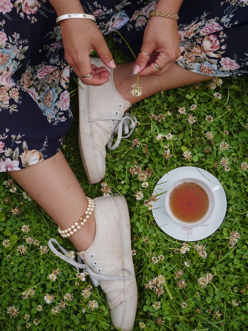 London Fog Floral Low Top - Image 12