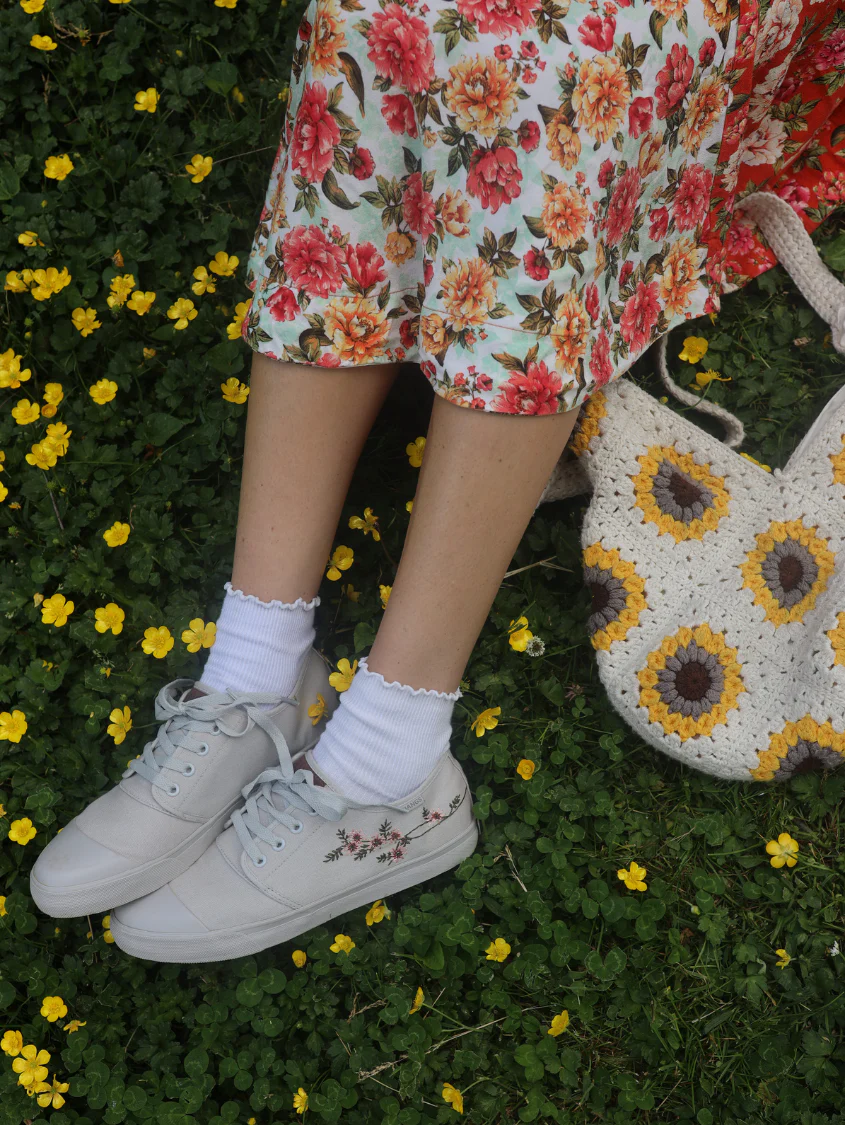 London Fog Floral Low Top - Image 15