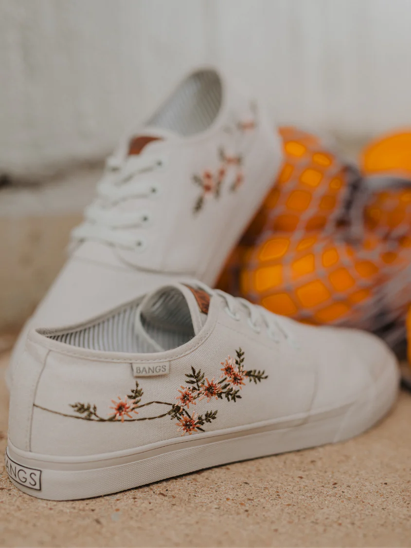 London Fog Floral Low Top - Image 19