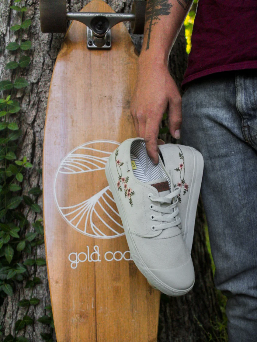 London Fog Floral Low Top - Image 21